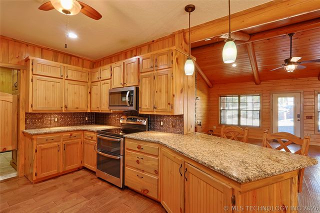 124 London Dock Lane, Canadian, OK 74425