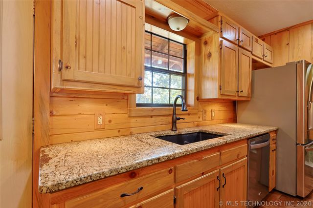 124 London Dock Lane, Canadian, OK 74425