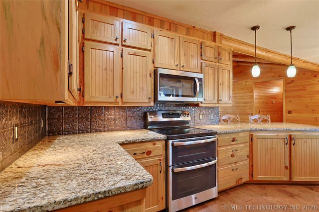 124 London Dock Lane, Canadian, OK 74425