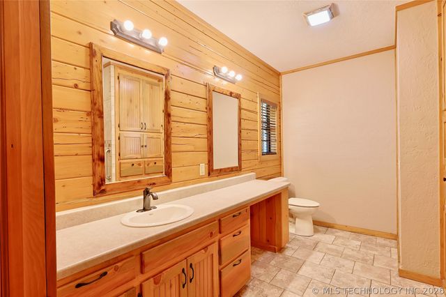 124 London Dock Lane, Canadian, OK 74425