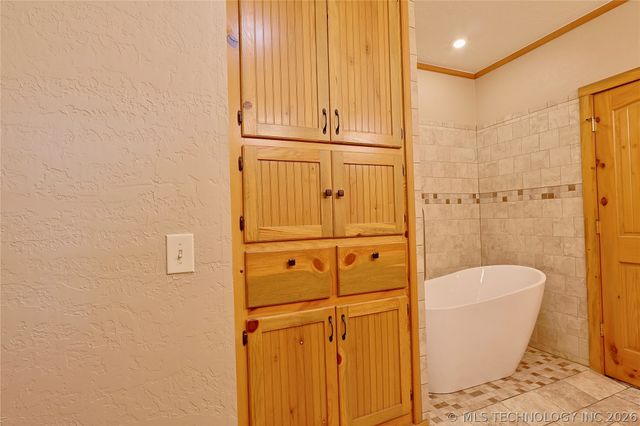 124 London Dock Lane, Canadian, OK 74425