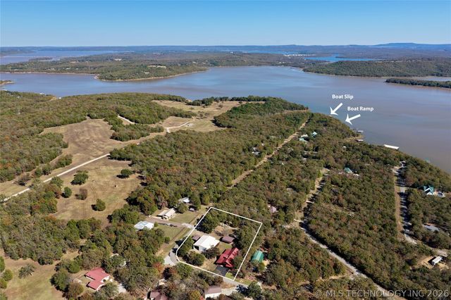 124 London Dock Lane, Canadian, OK 74425