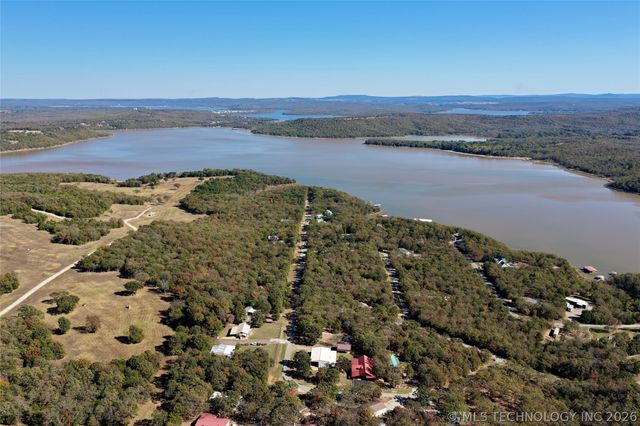 124 London Dock Lane, Canadian, OK 74425