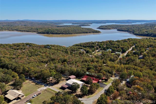 124 London Dock Lane, Canadian, OK 74425