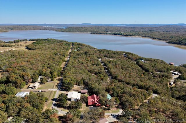 124 London Dock Lane, Canadian, OK 74425