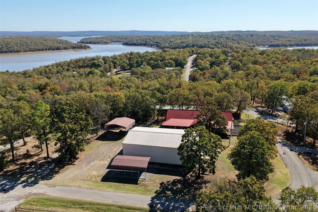 124 London Dock Lane, Canadian, OK 74425