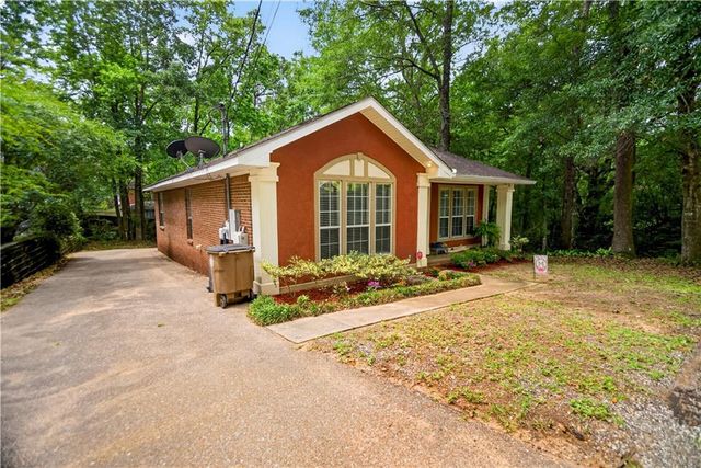 5913 Antoine Road, Mobile, AL 36693