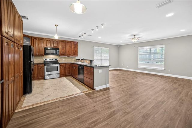 5913 Antoine Road, Mobile, AL 36693