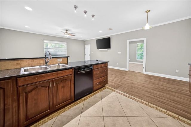 5913 Antoine Road, Mobile, AL 36693
