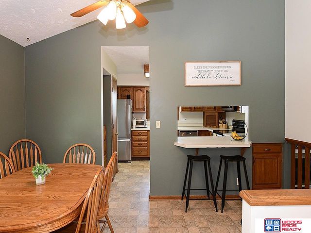 5610 S 68th Street Court, Lincoln, NE 68516