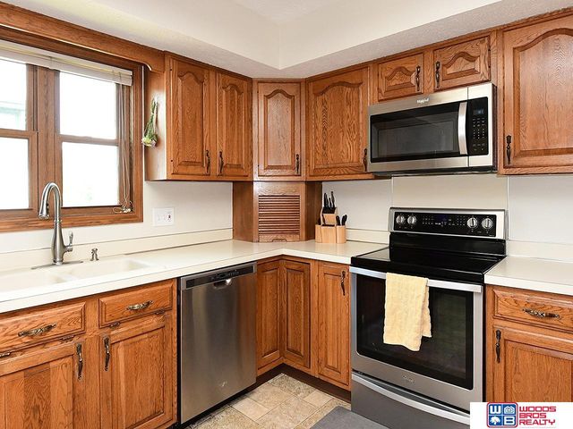 5610 S 68th Street Court, Lincoln, NE 68516