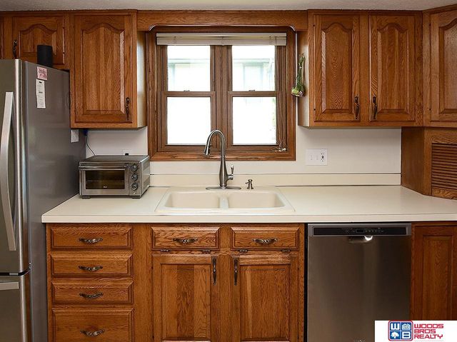 5610 S 68th Street Court, Lincoln, NE 68516