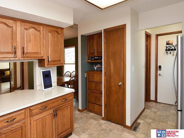 5610 S 68th Street Court, Lincoln, NE 68516