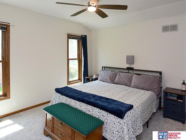 5610 S 68th Street Court, Lincoln, NE 68516