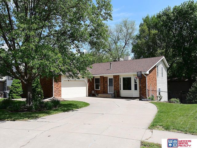 5610 S 68th Street Court, Lincoln, NE 68516