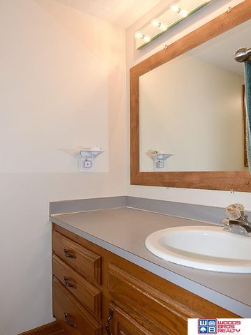 5610 S 68th Street Court, Lincoln, NE 68516
