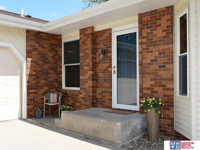 5610 S 68th Street Court, Lincoln, NE 68516