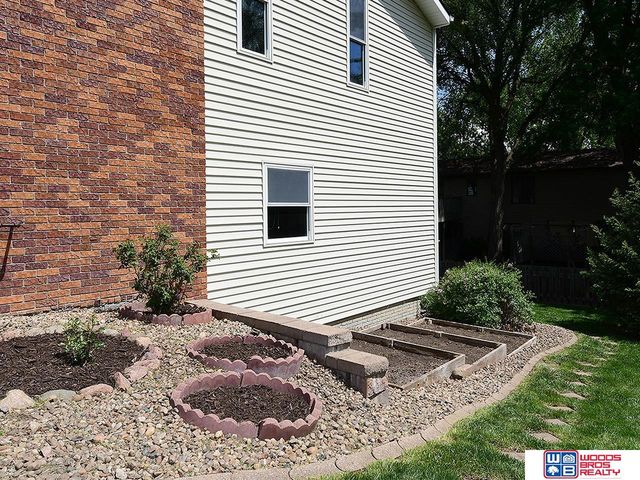 5610 S 68th Street Court, Lincoln, NE 68516