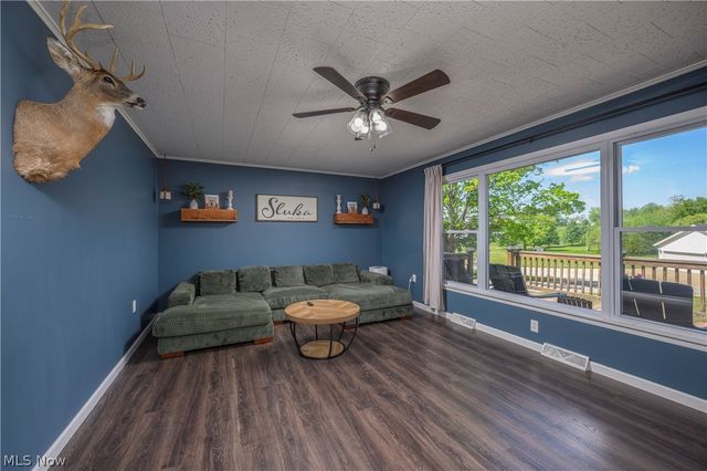 6105 Wolf Run Road SE, Dennison, OH 44621