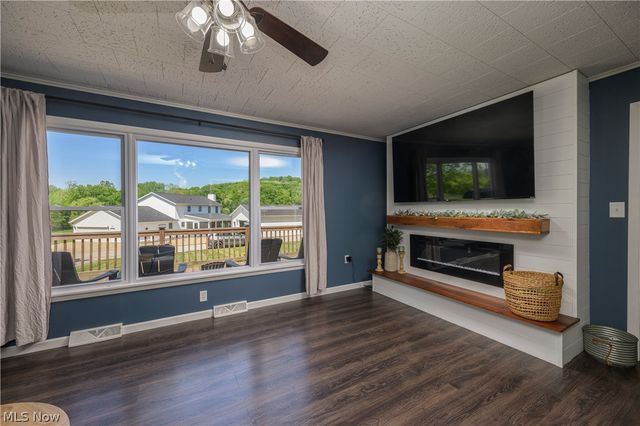 6105 Wolf Run Road SE, Dennison, OH 44621