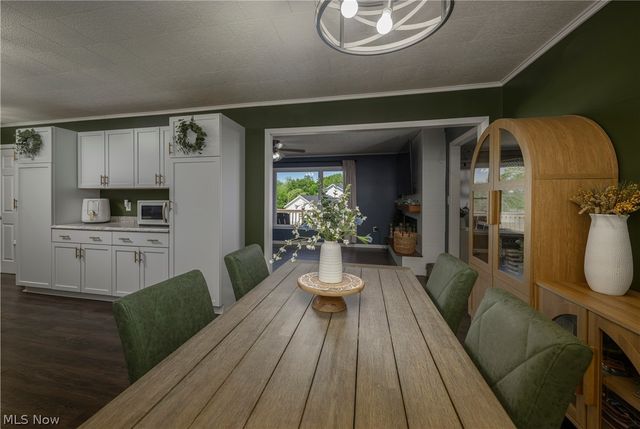 6105 Wolf Run Road SE, Dennison, OH 44621