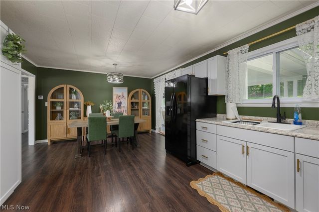 6105 Wolf Run Road SE, Dennison, OH 44621