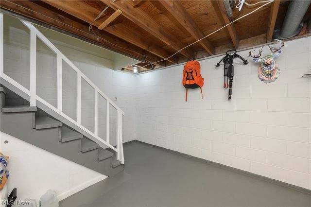 6105 Wolf Run Road SE, Dennison, OH 44621