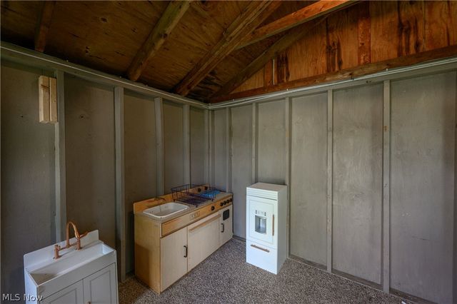 6105 Wolf Run Road SE, Dennison, OH 44621