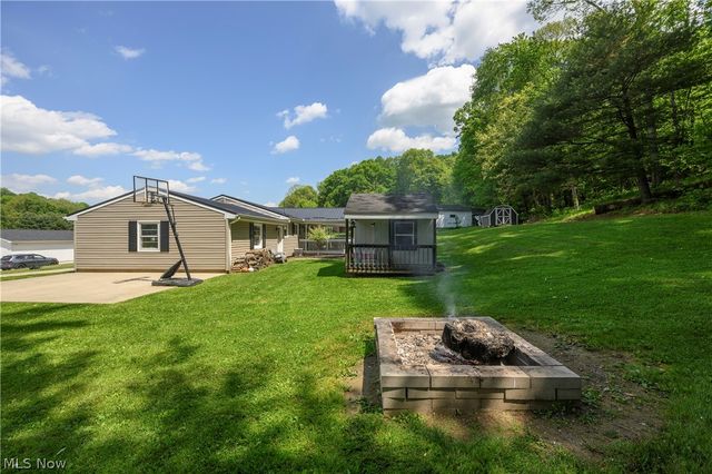 6105 Wolf Run Road SE, Dennison, OH 44621