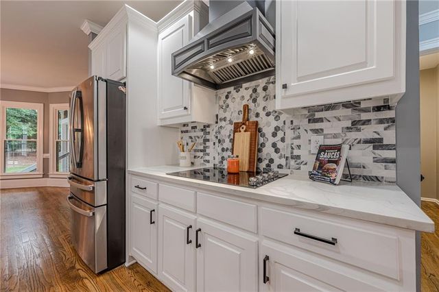 10425 High Falls Circle, Johns Creek, GA 30022