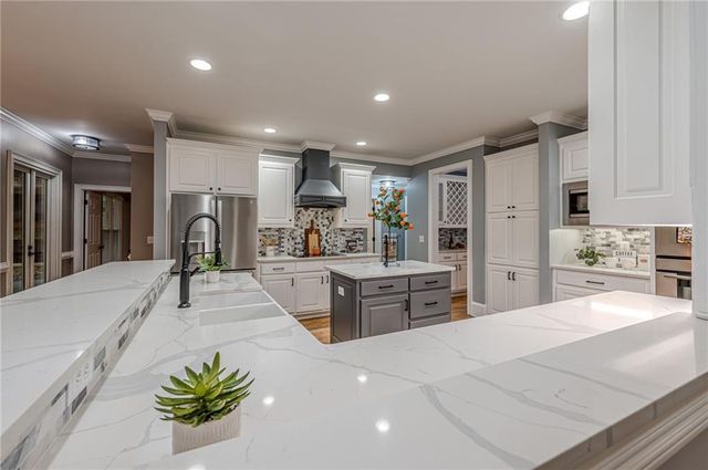 10425 High Falls Circle, Johns Creek, GA 30022