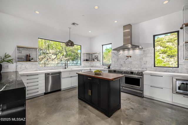 14300 N Tortolita Estates Drive, Tucson, AZ 85755