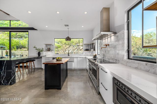 14300 N Tortolita Estates Drive, Tucson, AZ 85755