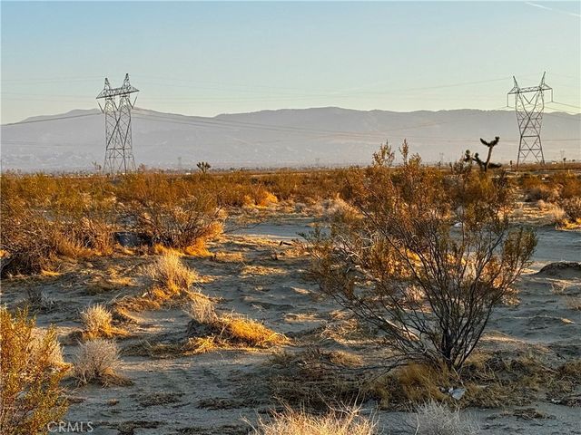 4595 Sandstone Road, Phelan, CA 92301