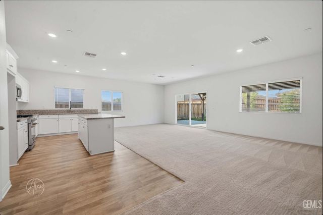 10812 Asunsion Place, Bakersfield, CA 93306