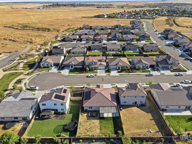 10812 Asunsion Place, Bakersfield, CA 93306