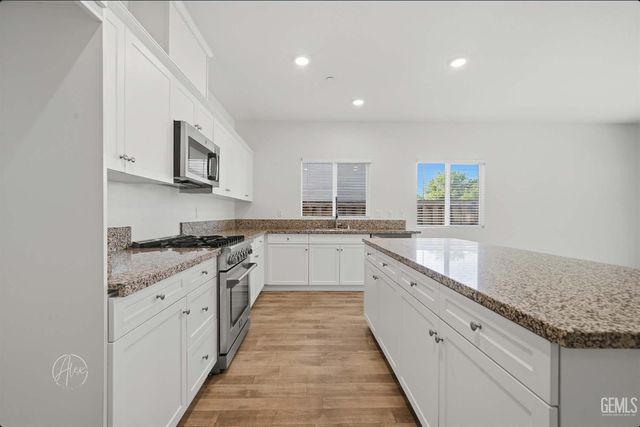 10812 Asunsion Place, Bakersfield, CA 93306