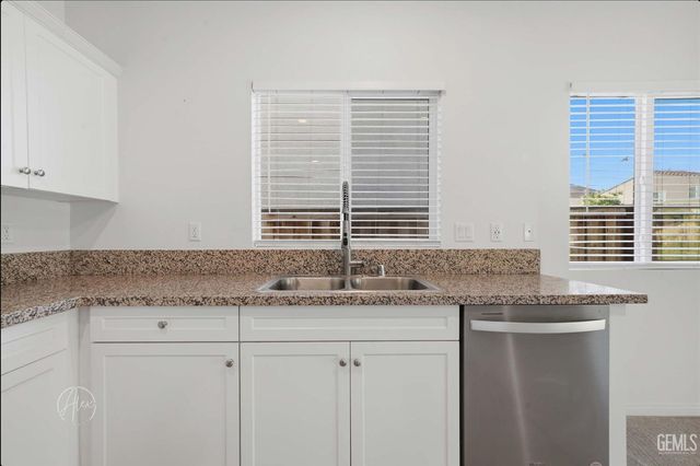 10812 Asunsion Place, Bakersfield, CA 93306