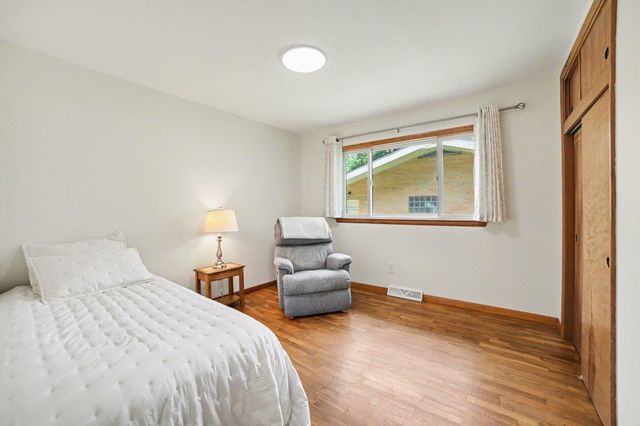 1318 Eastlawn Drive, Midland, MI 48642
