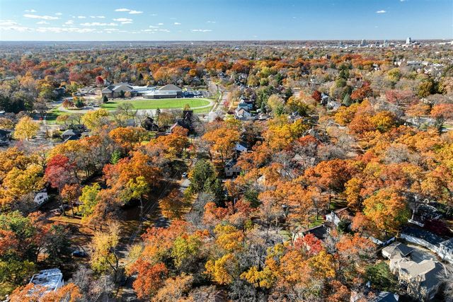 978 Gladstone Drive, Grand Rapids, MI 49506