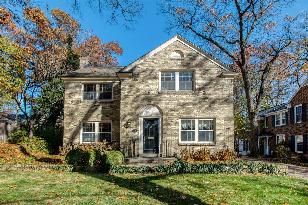 978 Gladstone Drive, Grand Rapids, MI 49506