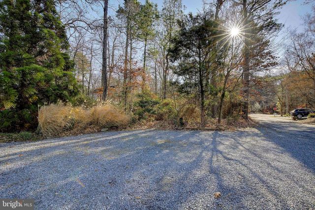 668 WALNUT AVE, North Beach, MD 20714