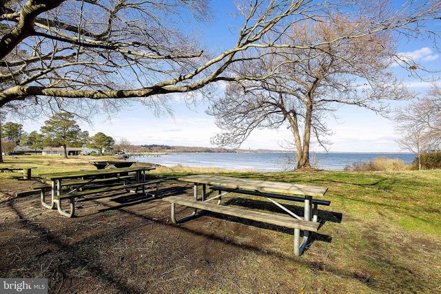 668 WALNUT AVE, North Beach, MD 20714