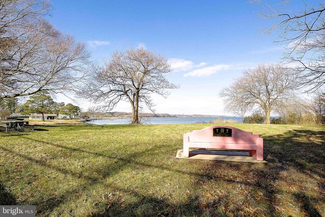 668 WALNUT AVE, North Beach, MD 20714