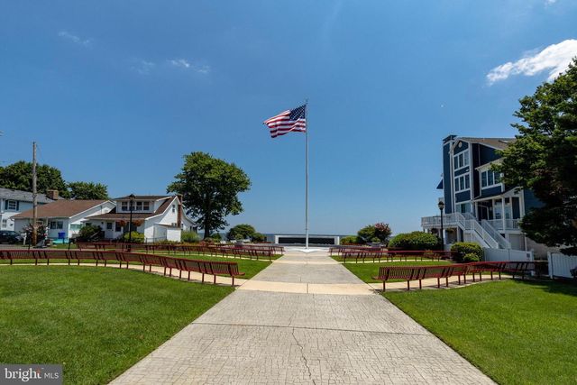 668 WALNUT AVE, North Beach, MD 20714