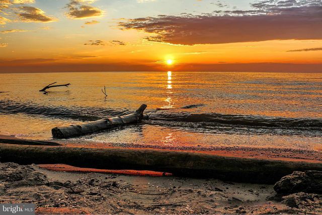 668 WALNUT AVE, North Beach, MD 20714