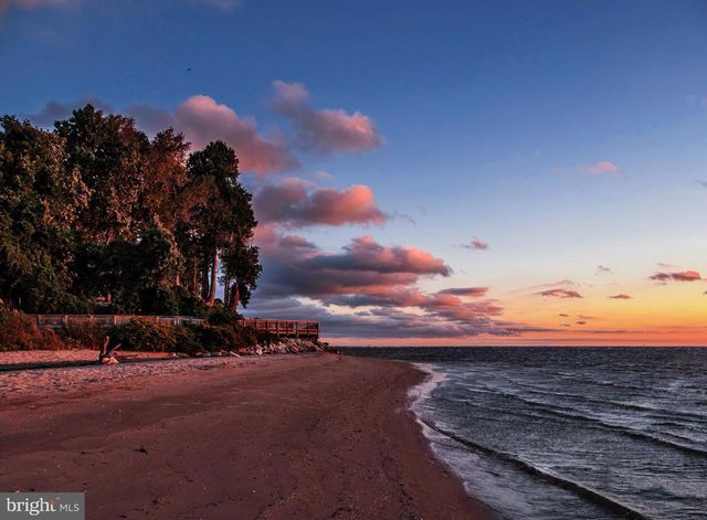 668 WALNUT AVE, North Beach, MD 20714