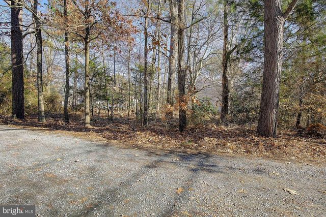 668 WALNUT AVE, North Beach, MD 20714