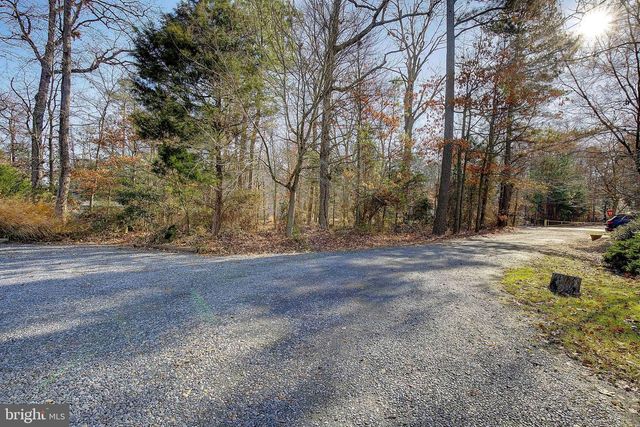 668 WALNUT AVE, North Beach, MD 20714