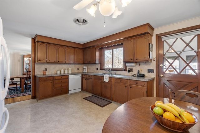 86 Anderson Drive, Methuen, MA 01844